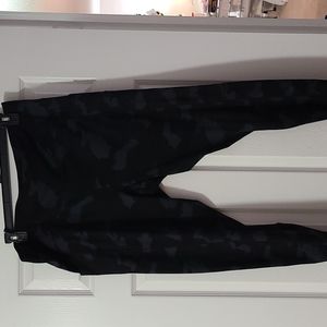 Camo black and grey knit leggings with pockets